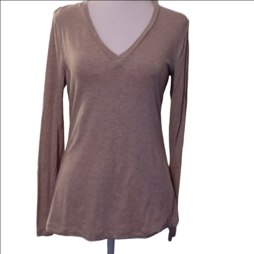 -- Workshop Republic Clothing Gray/crem V-Neck Top